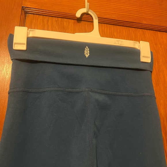Free People Movement Women's Blue Elastic Waist Pull-On Leggings Medium - Picture 5 of 5